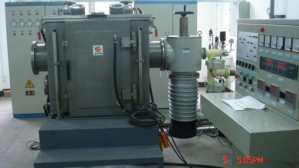 高溫(wen)合金真(zhen)空熔煉(liàn)-凝固控(kong)制實驗(yan)爐